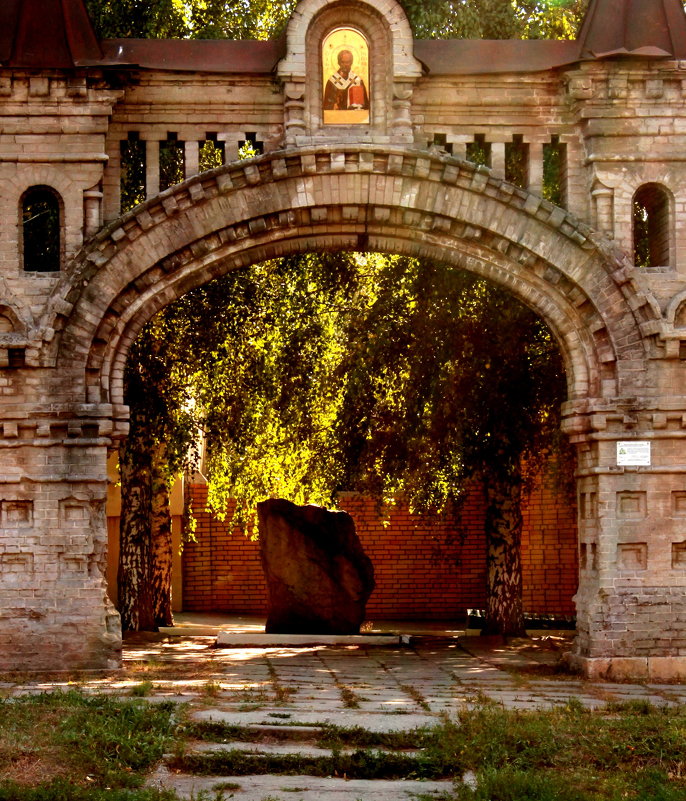 Ворота Никольского монастыря - Марина Калинкина