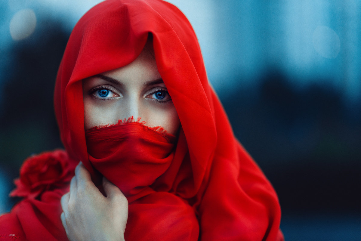 red cloth and blue eyes - Георгий Чернядьев
