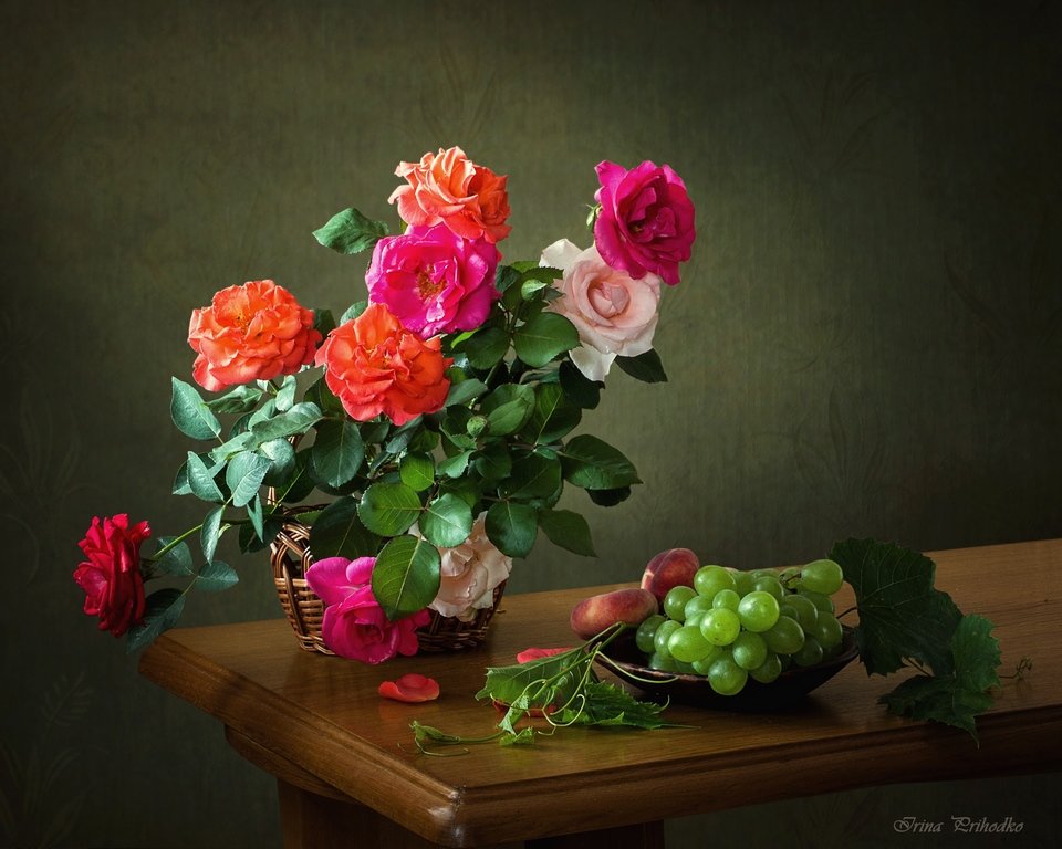 Розы и фрукты - Ирина Приходько