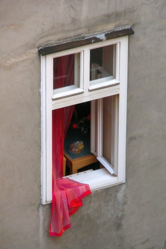 окно во дворик - Александр С.