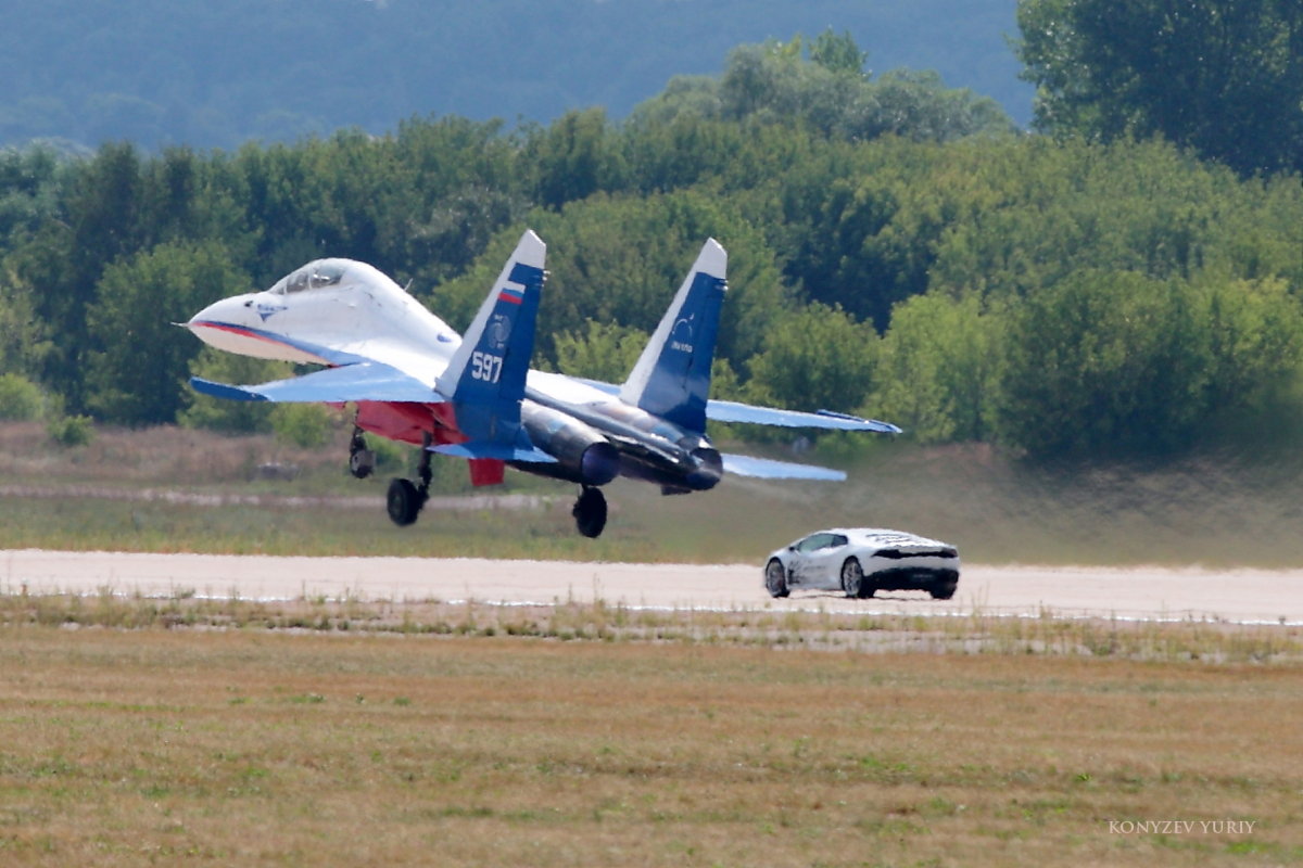 Lamborghini против Су - 30!... - Yuriy Konyzhev