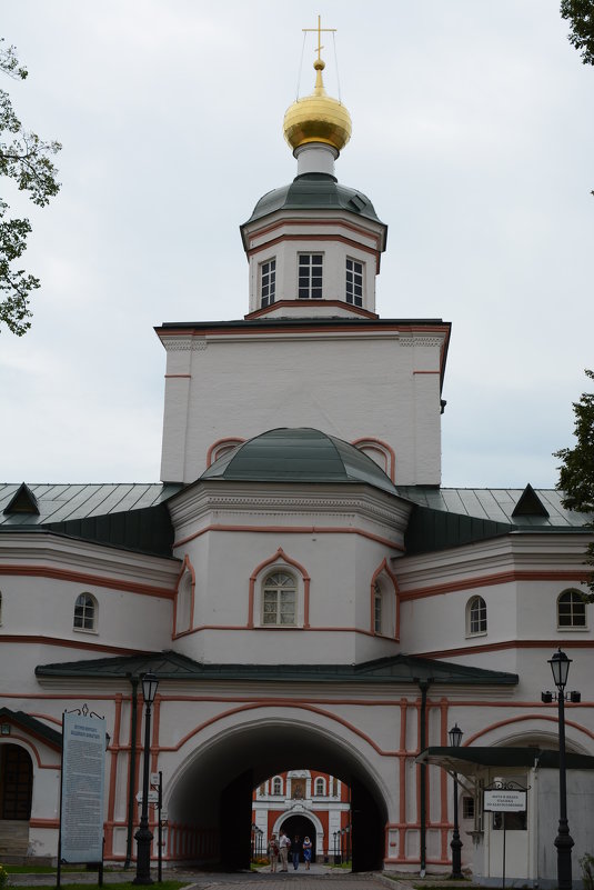 Иверский монастырь - Виктор Замятин