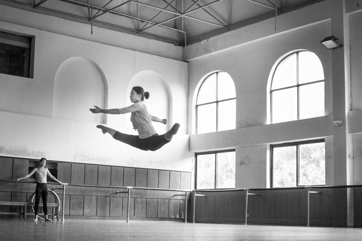 dancer - Vitaliy Mytnik