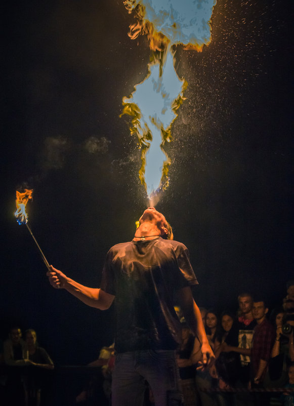 Fire Show - Yuriy Puzhalin