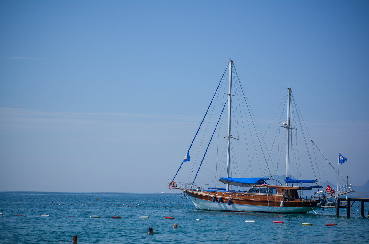 Лодка в Средиземном море - Наталья Чуфистова