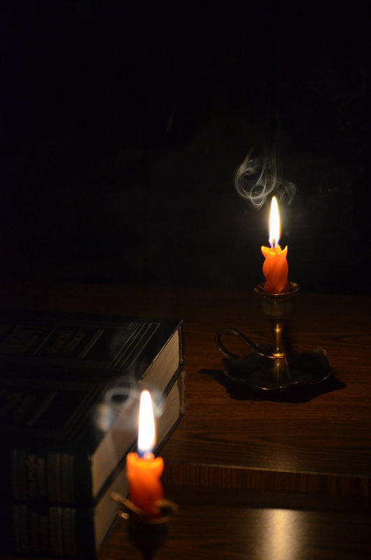 ... свеча горела на столе, свеча горела... - Ларико Ильющенко