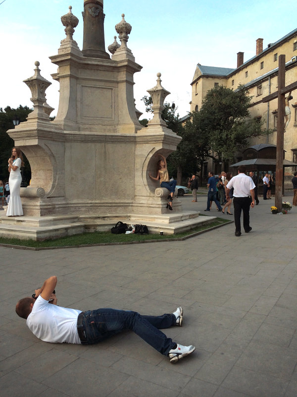 (Lviv Stare Misto) В поиске удачного кадра :) - Romanchuk Foto