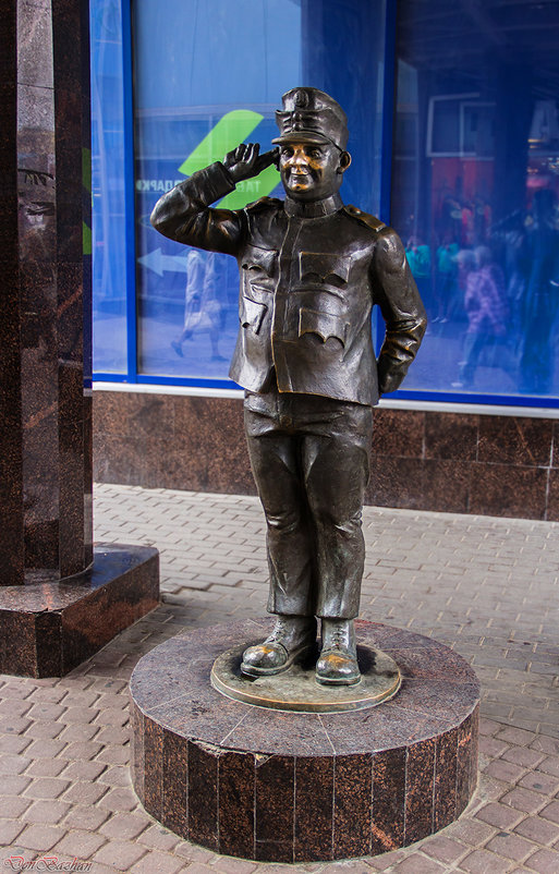 Памятник бравому солдату Швейку - Денис Бажан