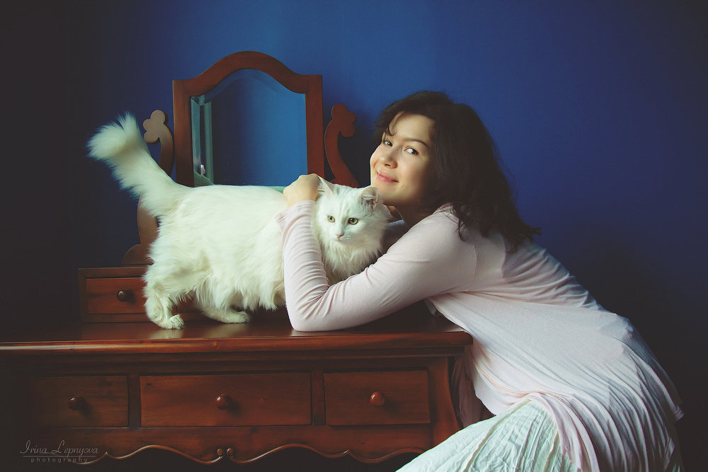 Сабина с кошкой - Ирина Лепнёва