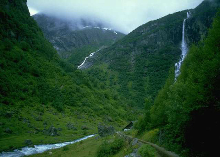 mountain waterfall - Alanovip S.