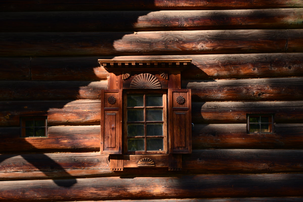 окно не маленького  крестьянского домика - Svetlana AS
