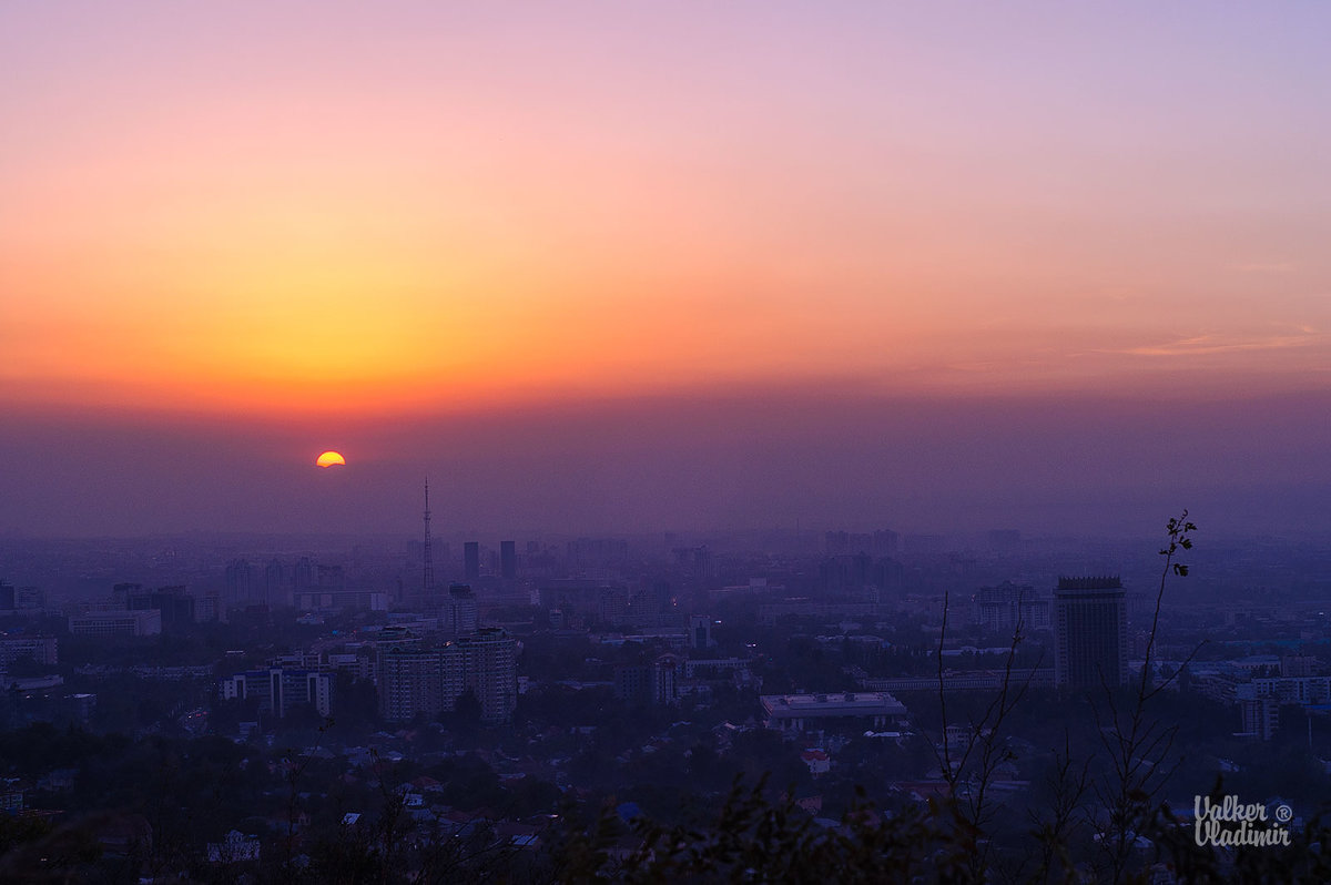 Закат над городом - Vladimir Valker