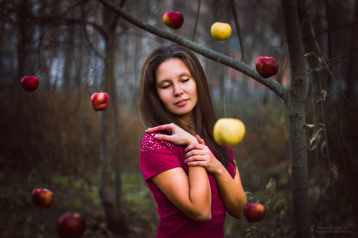Девушка с яблоками - Настенька Травкина