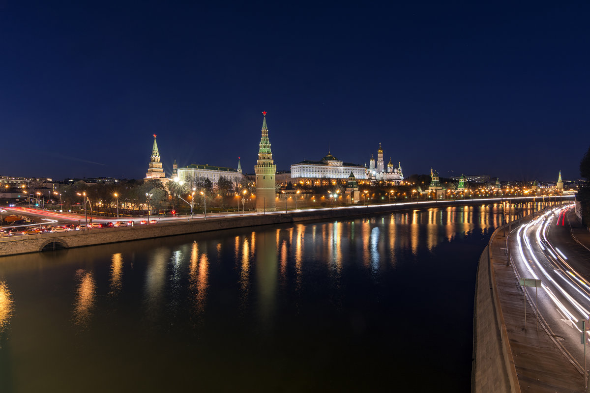 Москва. Большой Каменный мост. Вид на Кремль от Софийской набережной. Затемно - Минихан Сафин