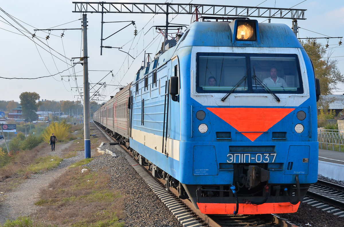 Электровоз ЭП1П-037 с пассажирским поездом №133 Владивосток - Пенза, перегон Кая - Иркутск-Пасс. - Андрей Иркутский
