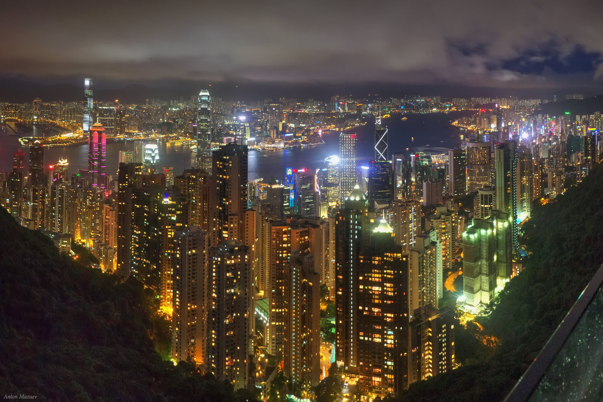 Панорама ночного Гонконга с пика Виктории - Антон Мазаев
