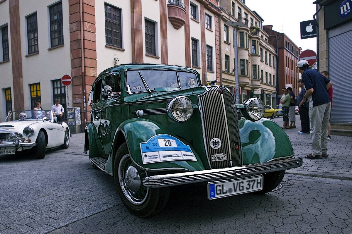 Vauxhall DX 14 HP (1937) - Andrej Winner