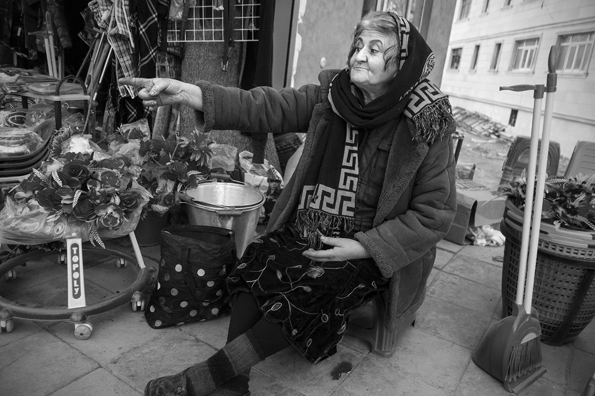 - Два веника три месяца продать не могу! - Алексей Окунеев