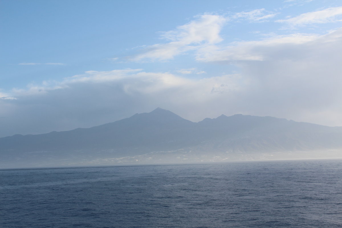 Остров Тенерифе в тумане - Виктория 
