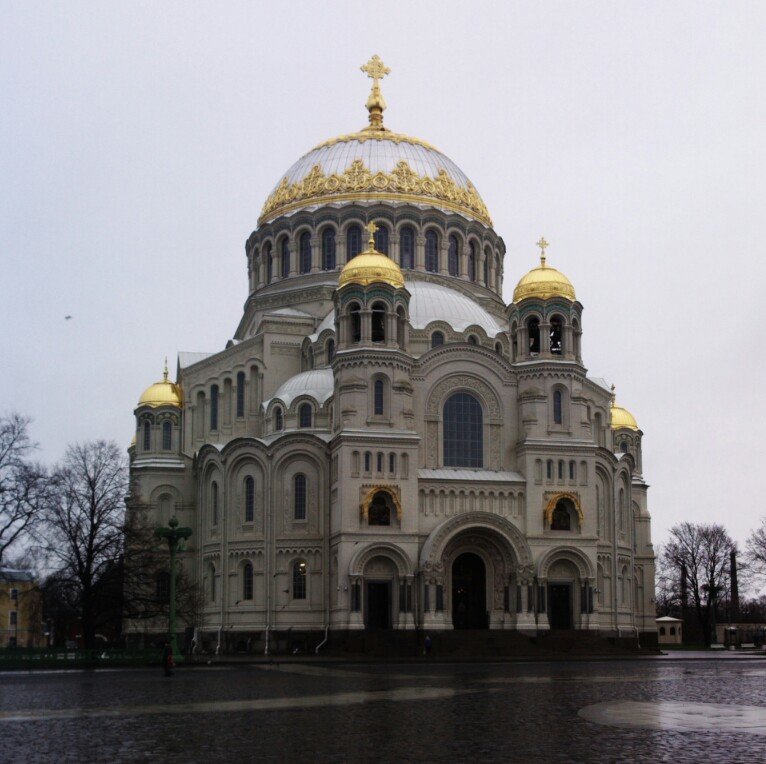 На площади у вечного огня. Санкт-Петербург - Ксения -