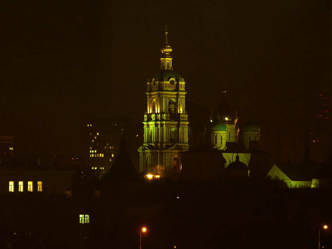 Ночь, и церковь кажется пустой...... - Galina Leskova