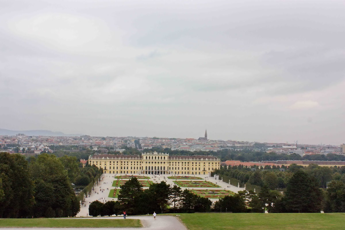 Вид на дворец и Вену от колонады - Gennadiy Karasev