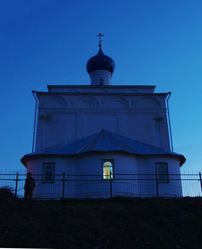 Город Тутаев, Ярославская область. Церковь на берегу Волги - Наталия 