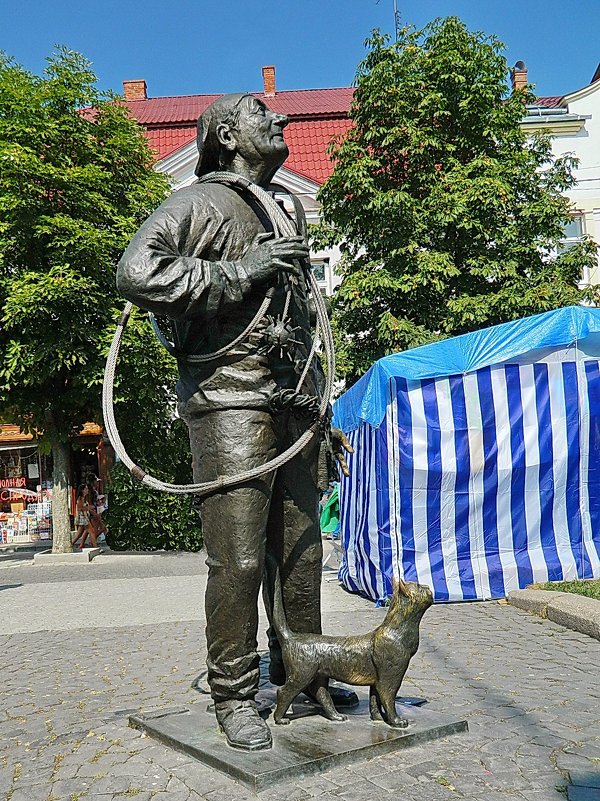 Памятник трубочисту - Александр Бурилов