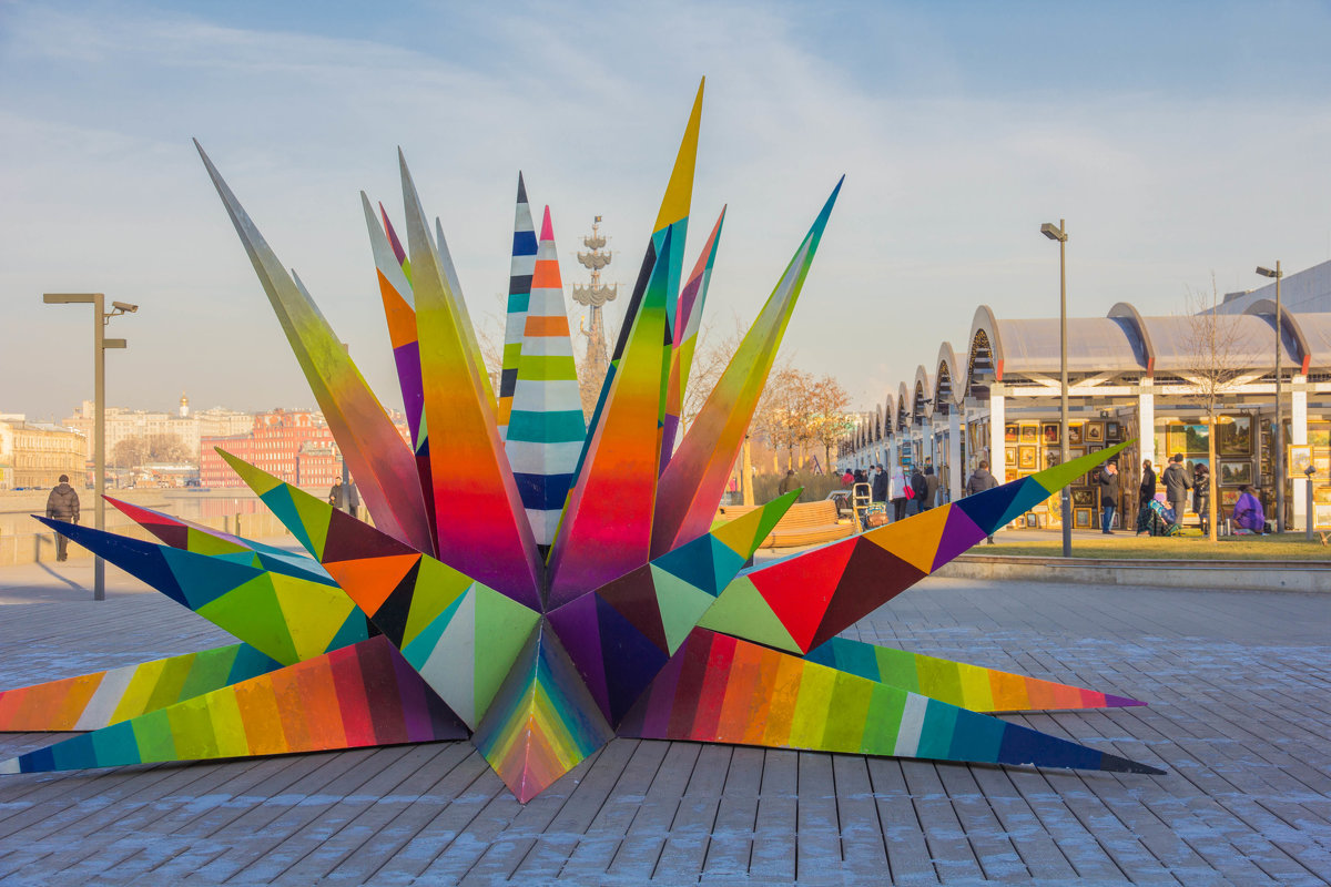 Скульптура на Крымской набережной - Дмитрий Сушкин