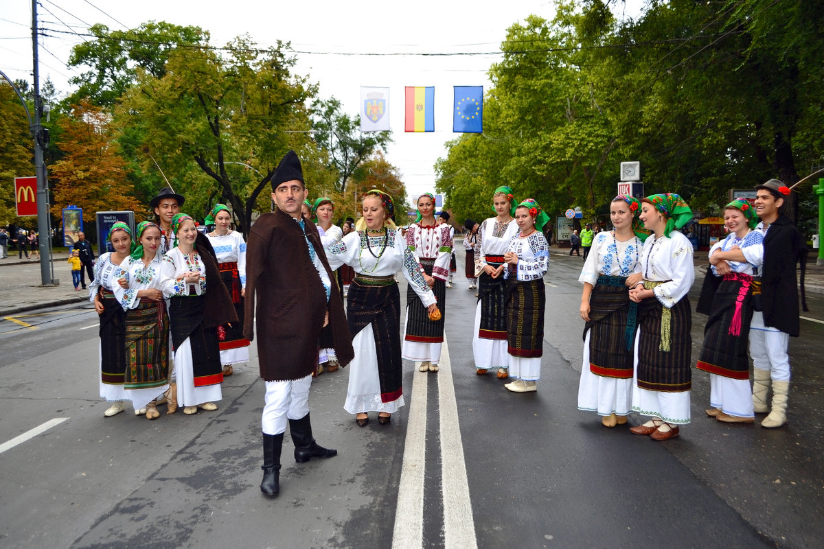 Молдавский национальный костюм - Nina Streapan