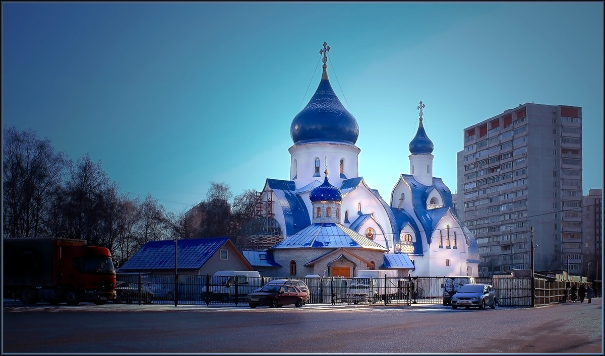 Восстанавливающаяся Церковь Покрова Пресвятой Богородицы в Зябликово (Москва) - Olenka 