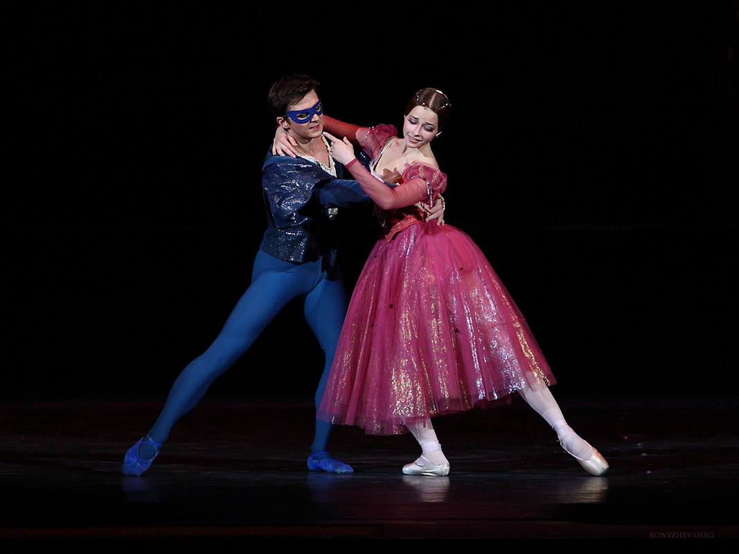 Танец Ромео и Джульетты на балу - Oleg Konyzhev