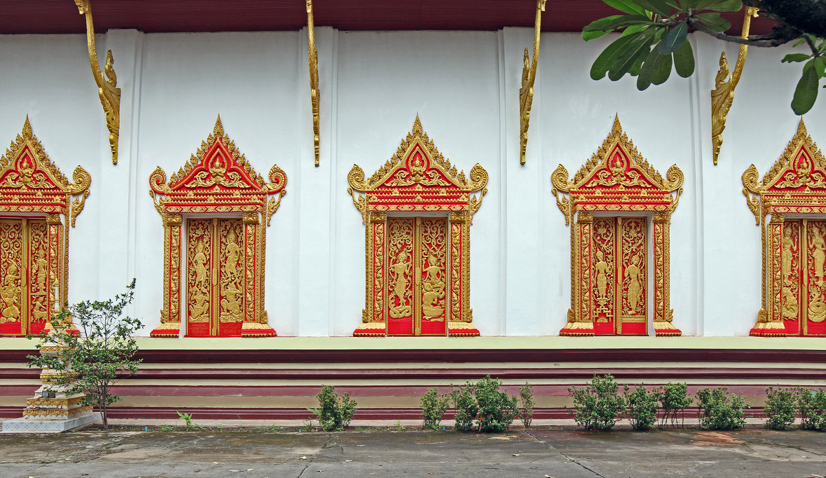Лаос. Вьентьян. Стена храма - Владимир Шибинский