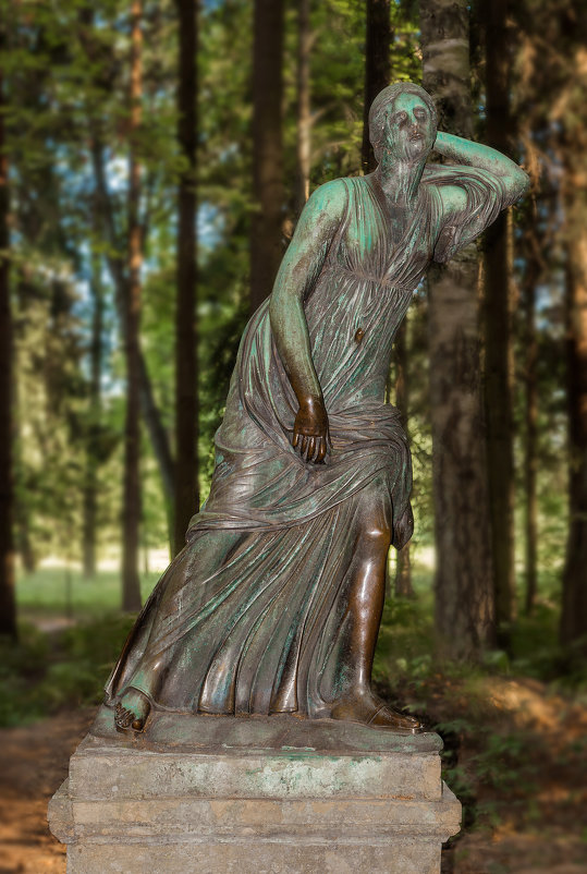 Скульптура в парке. - Сергей Исаенко