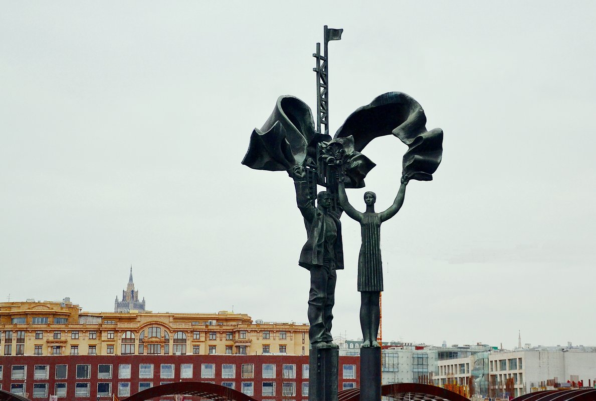 Памятник Советской молодёжи - Владимир Болдырев