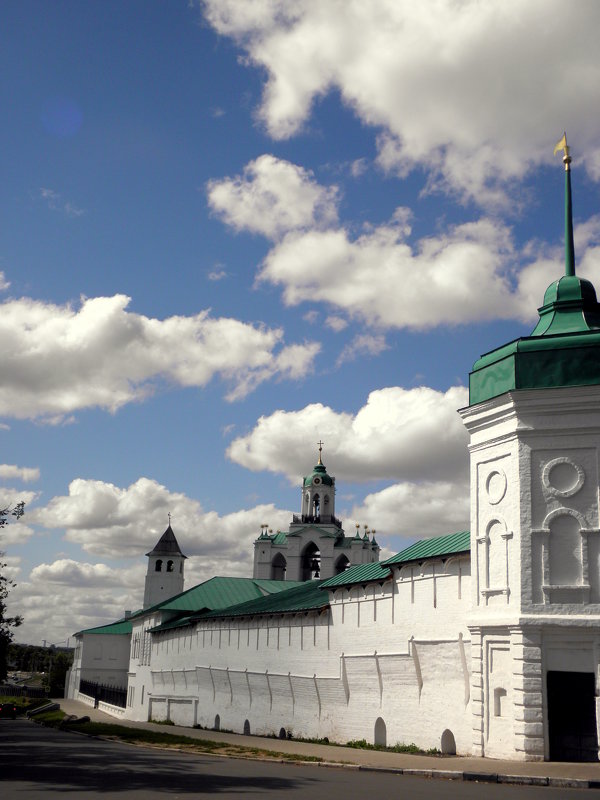 Спасский монастырь в Ярославле. - Елена 