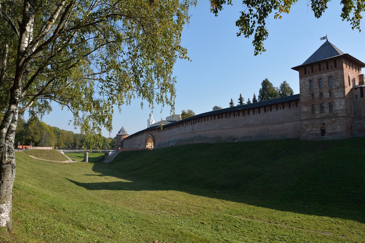 У древних стен Новгородского Кремля (этюд 2) - Константин Жирнов