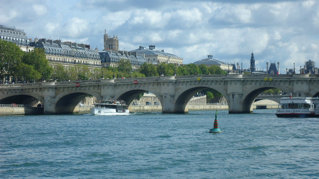 Пон-Нёф, также Новый мост (фр. Pont Neuf) — старейший из сохранившихся мостов Парижа через реку Сену - Galina Dzubina