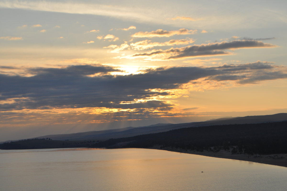 Ольхон. Восход солнца над Сарайским заливом. - Ольга Оглоблина