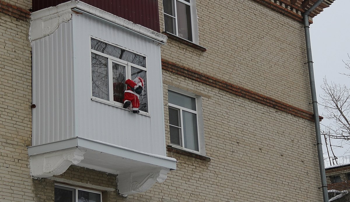 Дед Мороз в окно стучится ... - - AVD -