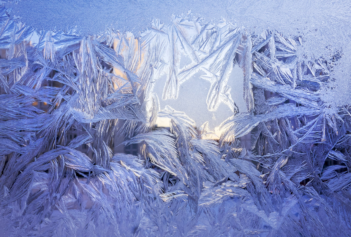 Рисует узоры мороз на оконном стекле - Алексей Окунеев