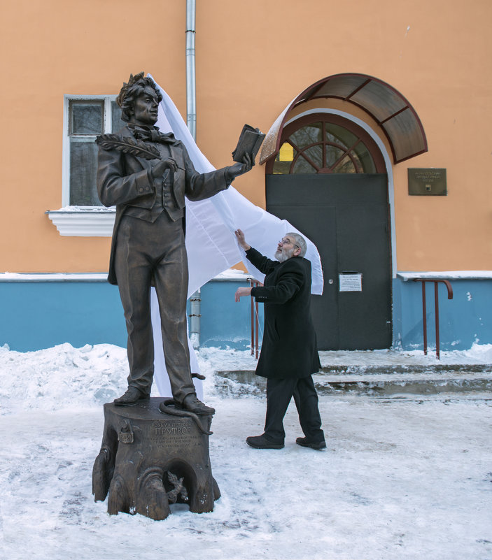 Открытие памятника литературному герою Козьме Пруткову - Алёна Михеева