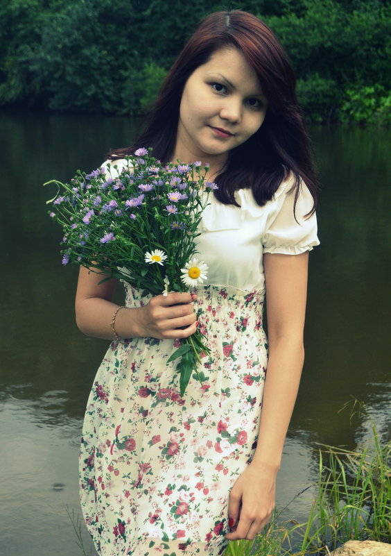girl with flowers - Юлия Красноперова