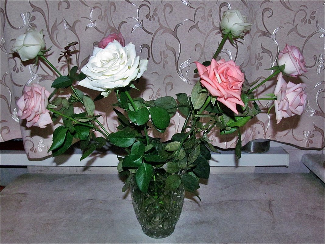 Розовый букет - Нина Корешкова