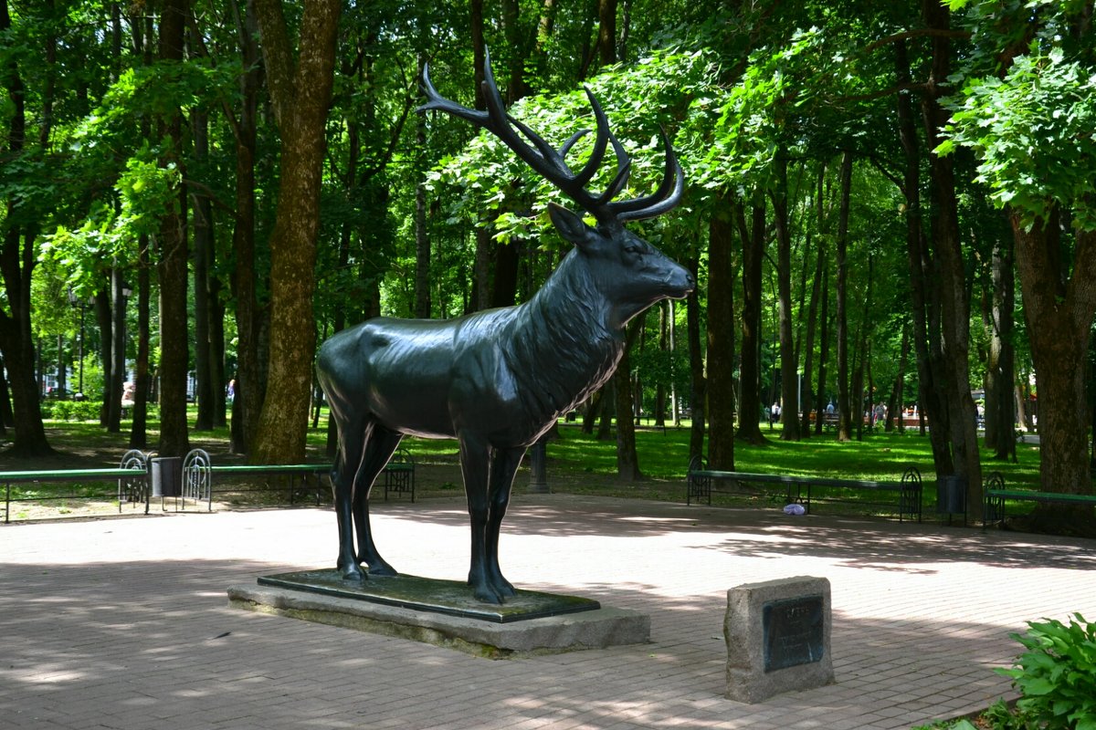 Памятник Оленю - Милешкин Владимир Алексеевич 