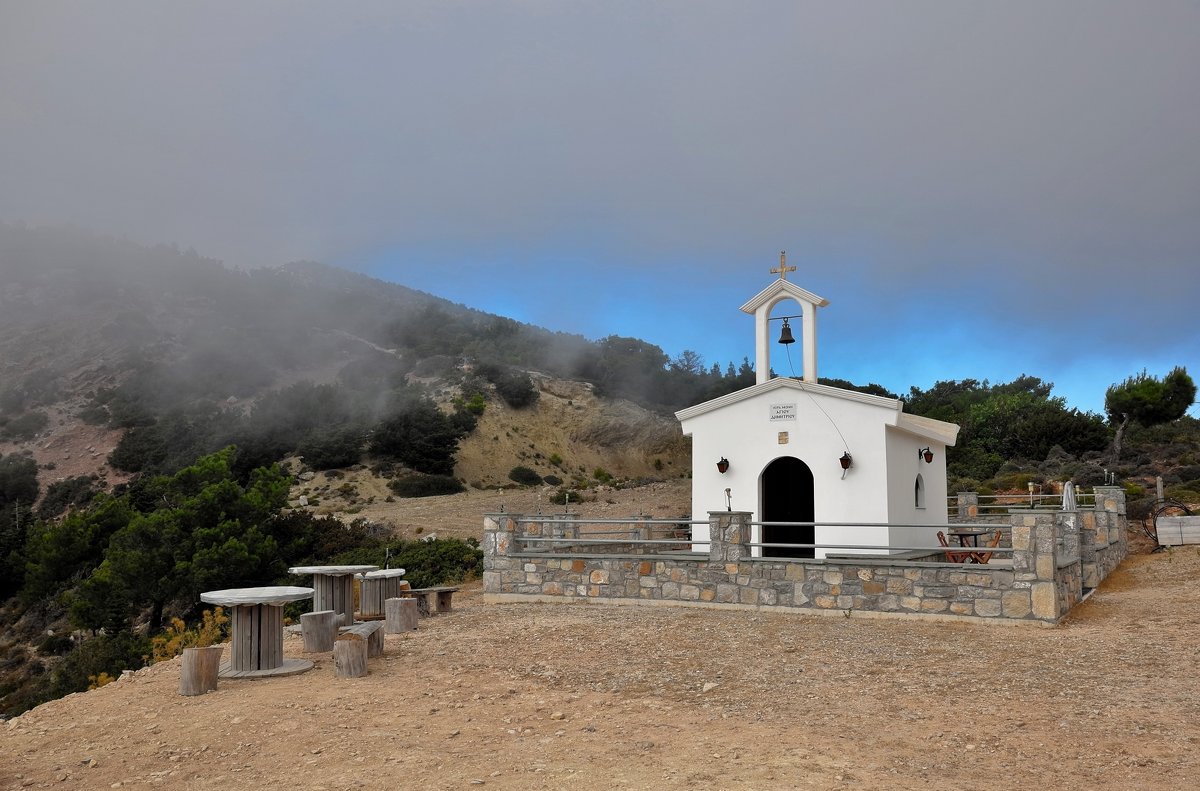 Церковь в горах на Родосе... - Андрей 