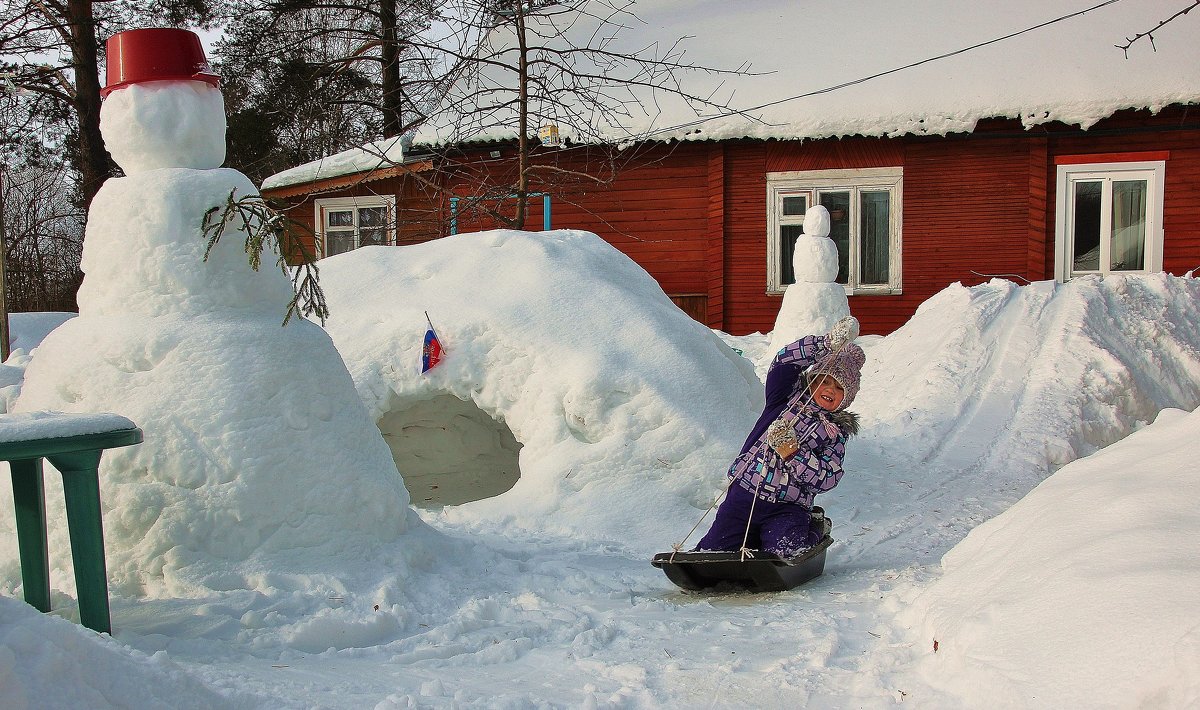 В снежном городке. - Галина .