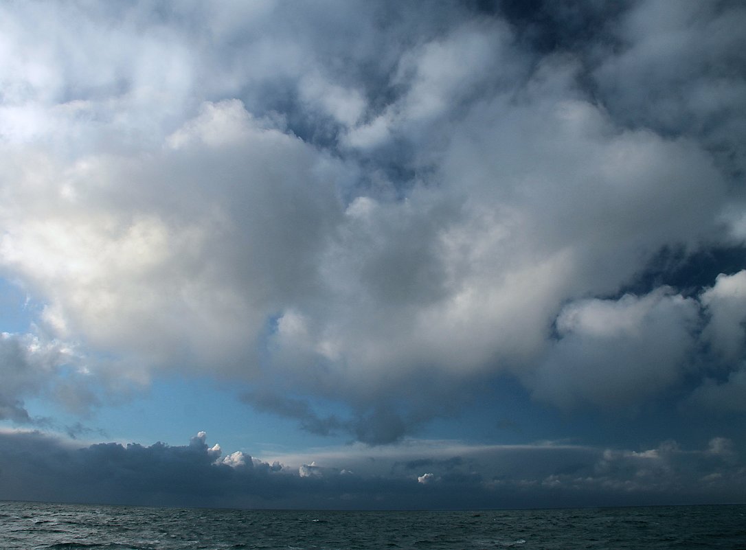 Облака над океаном - Михаил Лобов (drakonmick)