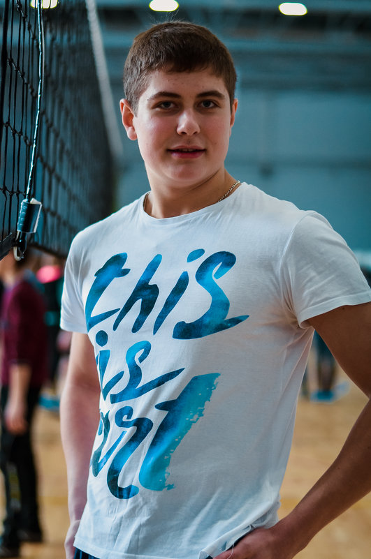 Игрок команды по волейболу - Алексей. - Юлия 