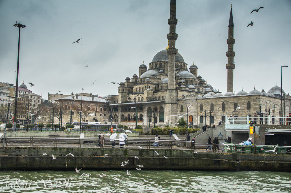 Istanbul  Но́вая Мече́ть Валиде́ Султа́н (тур. Yeni Valide Sultan Camii) - sa8ari Сафаргалин Ринат